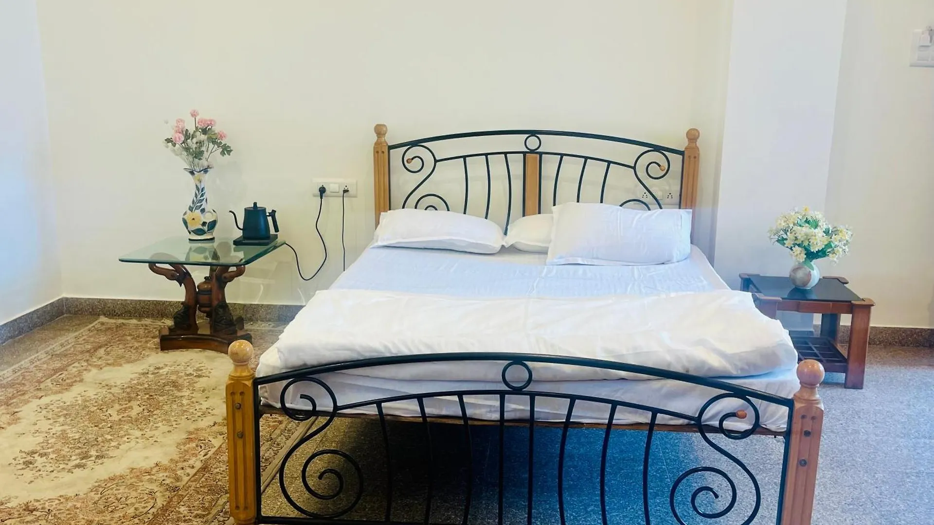 Mulberry Garden Hotel Varanasi 0*,