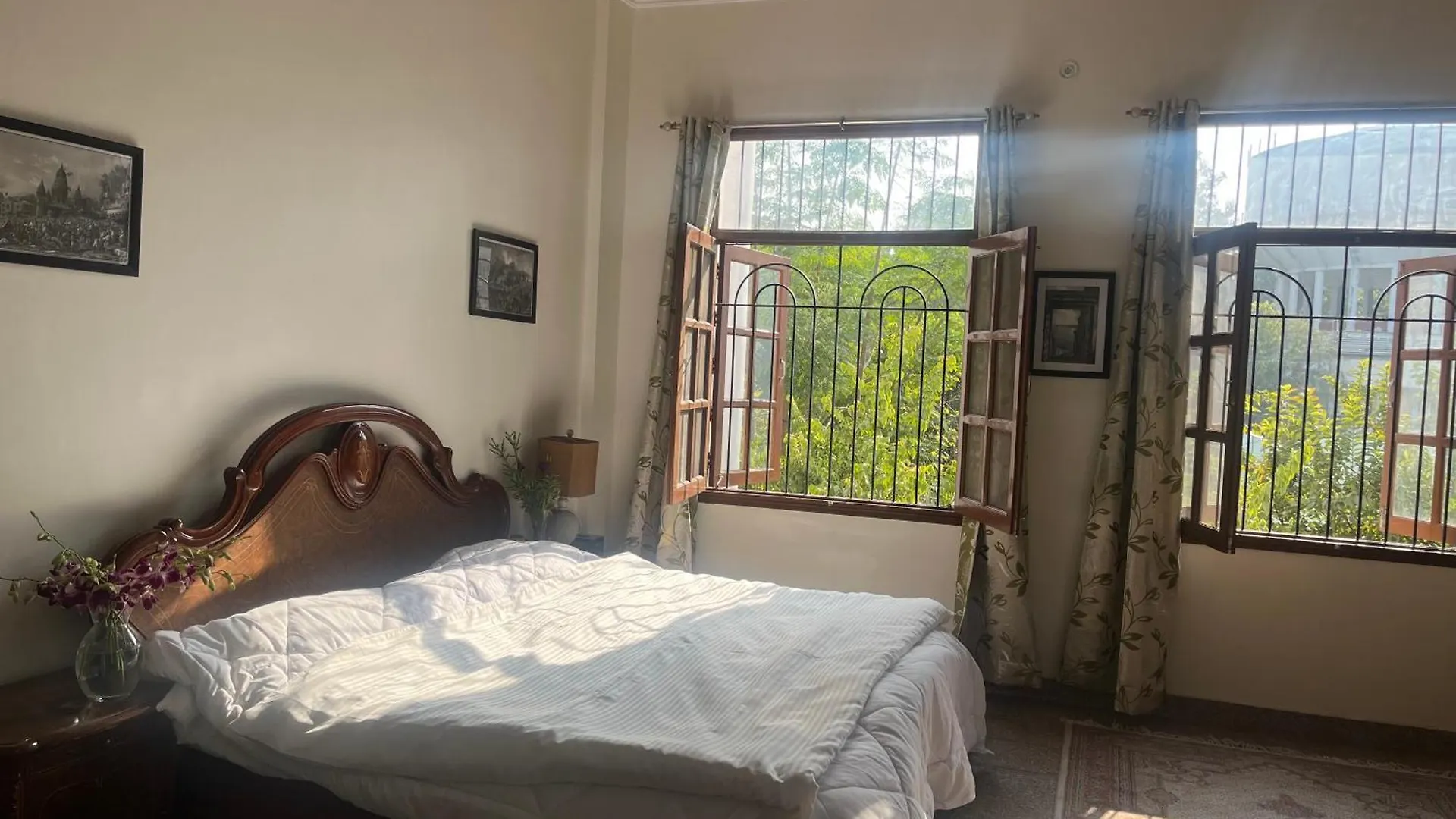 Mulberry Garden Hotel Varanasi Guest house